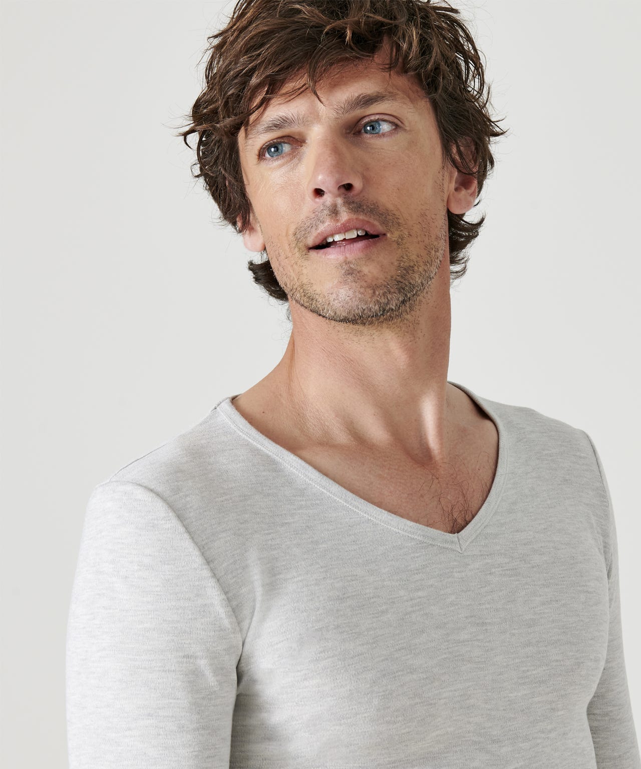 Thermal Medium Warmth Long Sleeved V-neck T-shirt