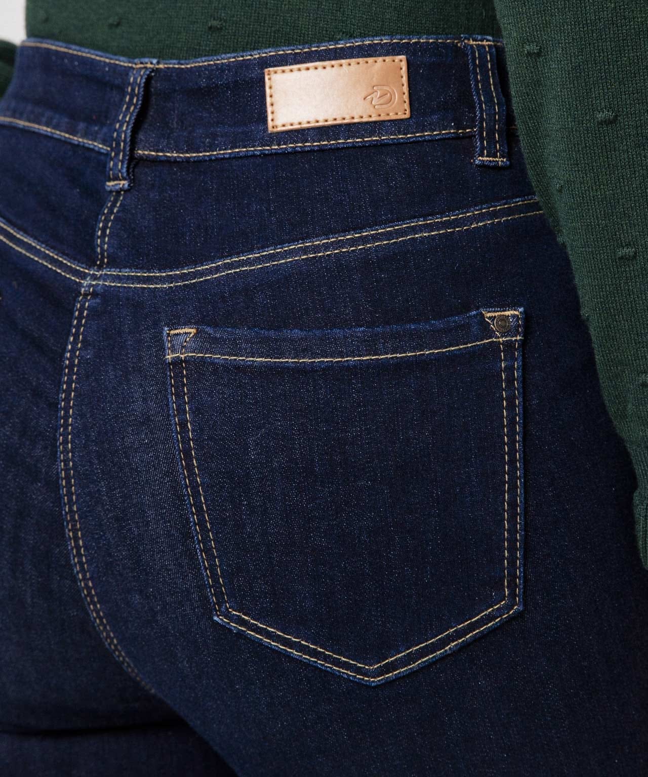 Secret Stretch 7/8 Perfect Fit Jeans