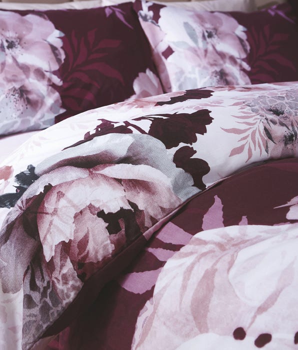 Dramatic Floral Duvet Set