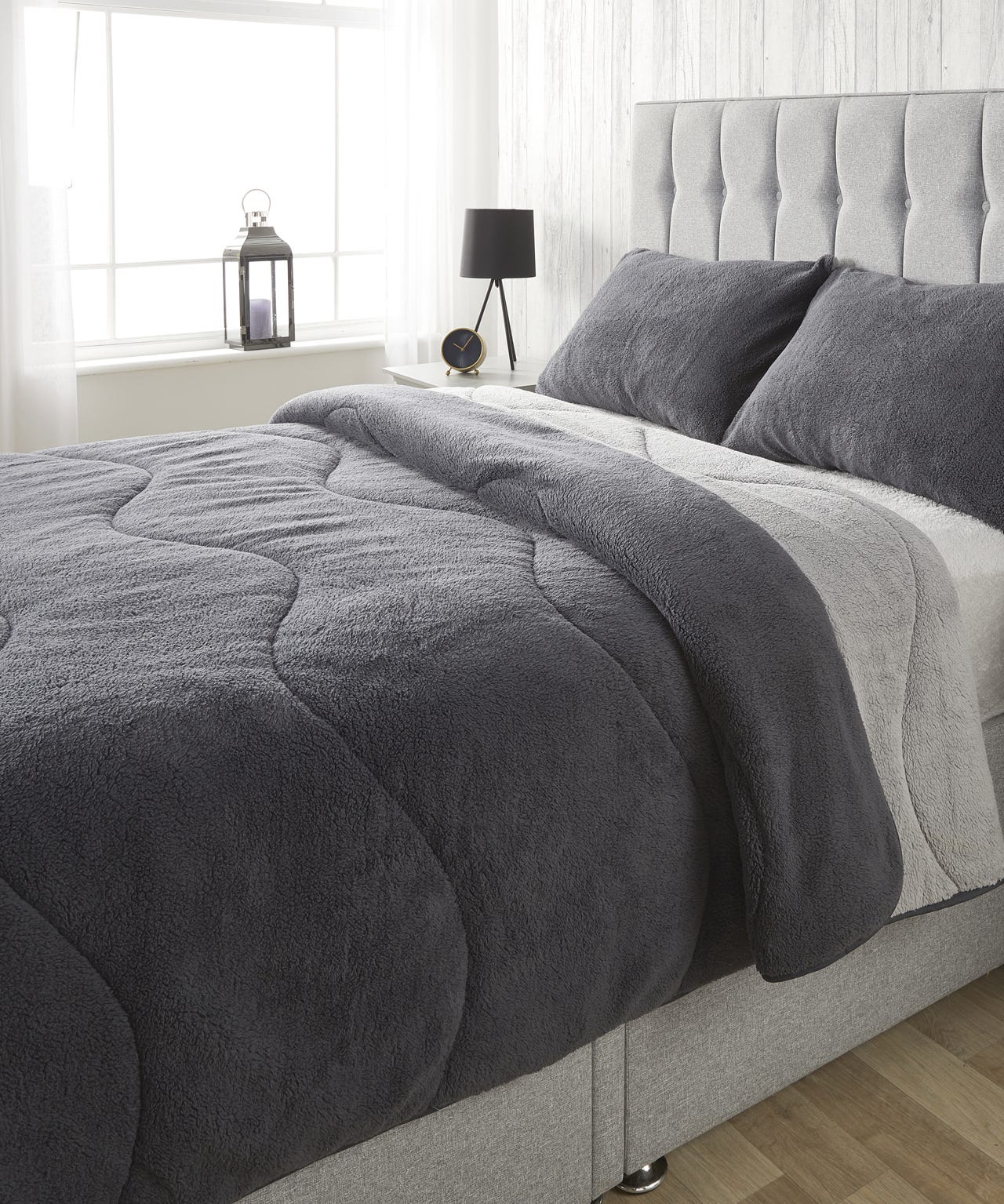 Huggleland Easy Wash Teddy Coverless Duvet