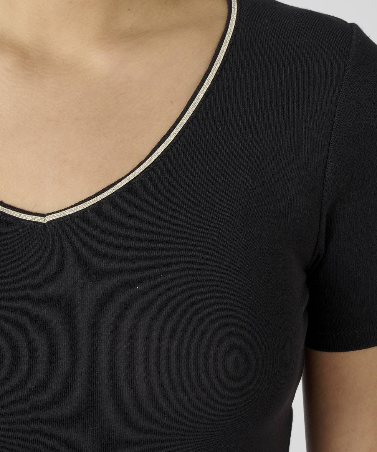 Thermolactyl Short Sleeve V-Neck T-shirt