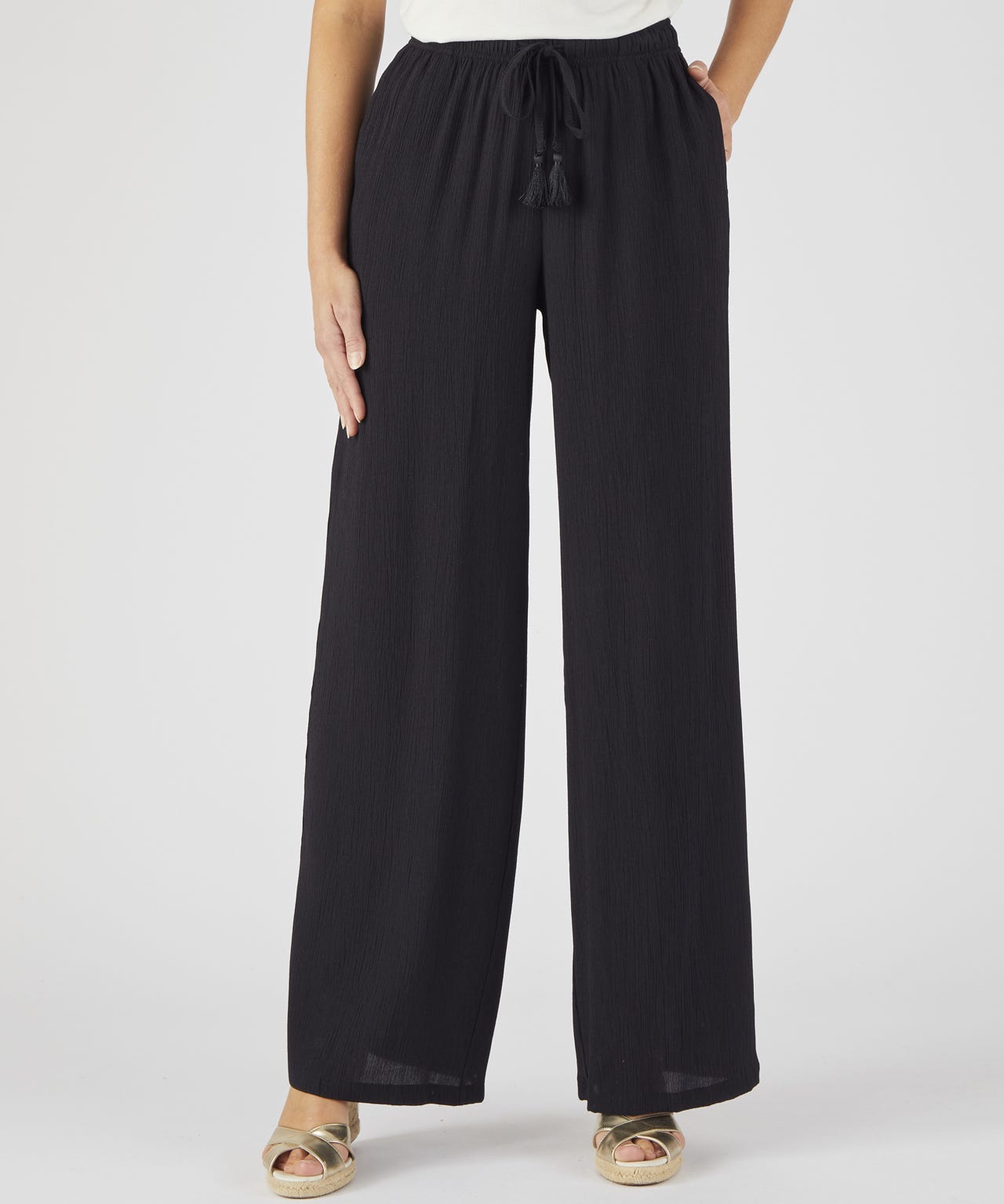 Wide-leg Crinkle Trousers