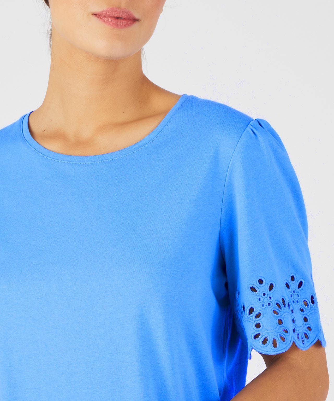 Broderie Anglais Style T-shirt