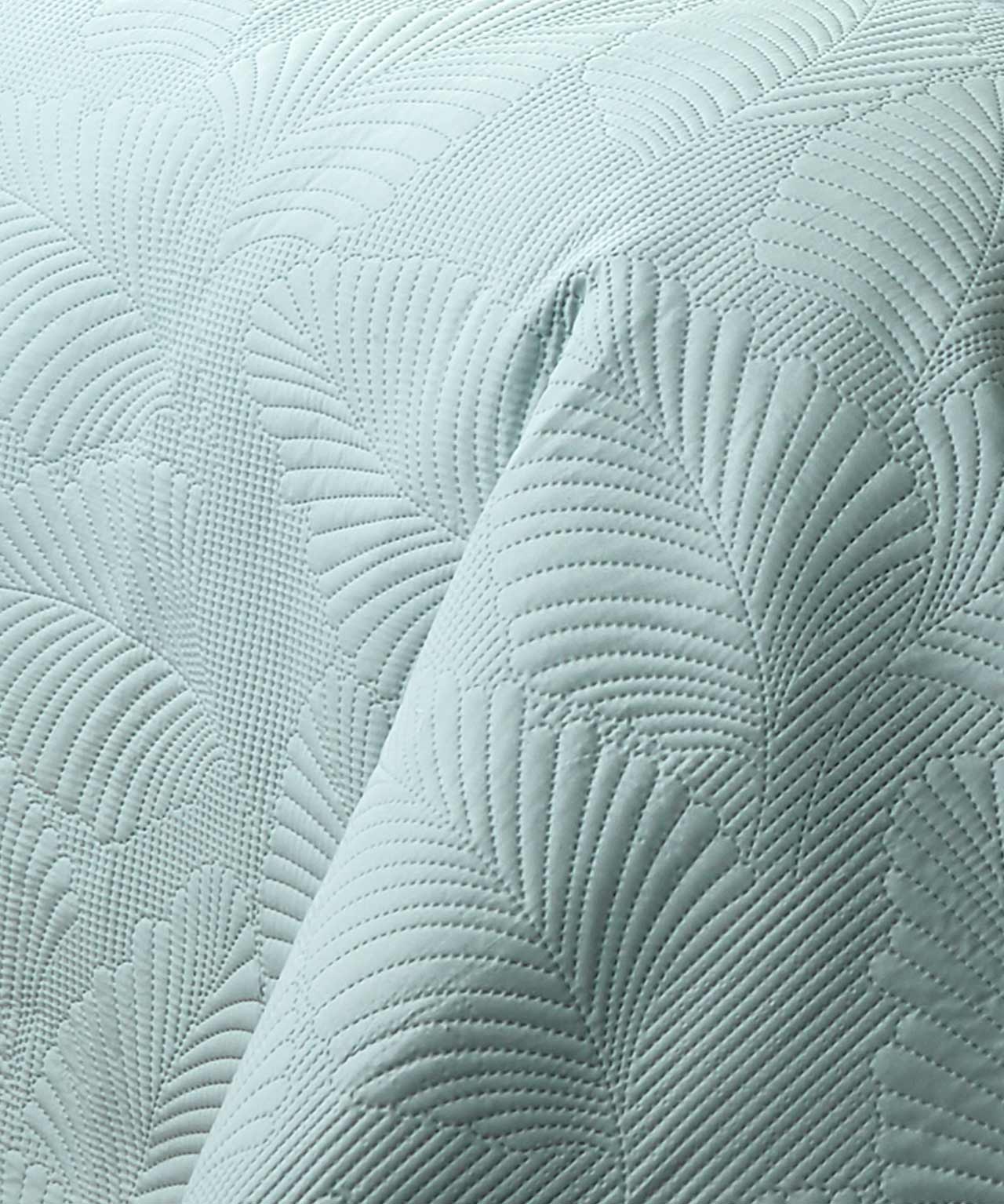 Leaf Microfibre Bedspread