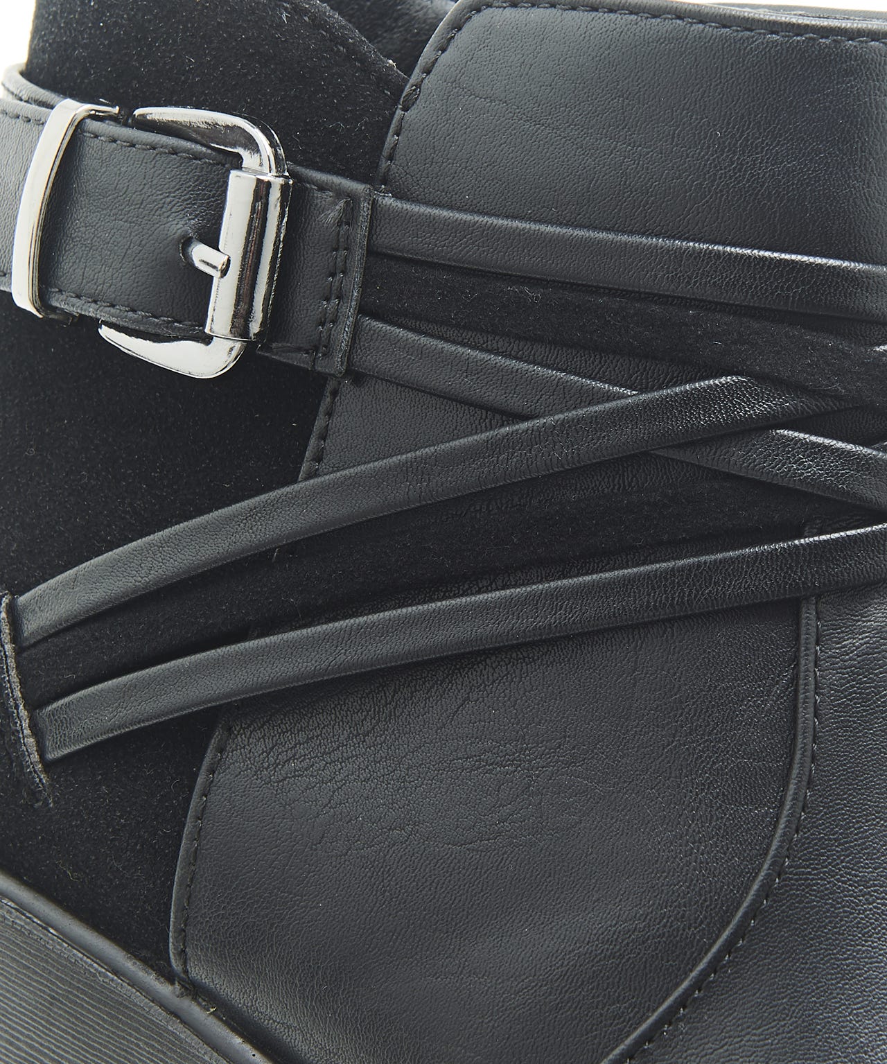 Cushion-walk Cross Over Strap Boots