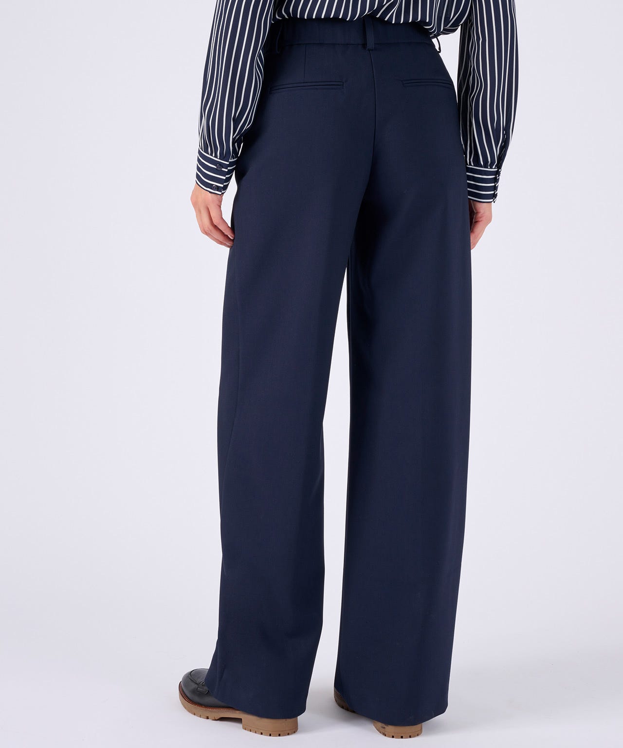 Wide-leg Trousers