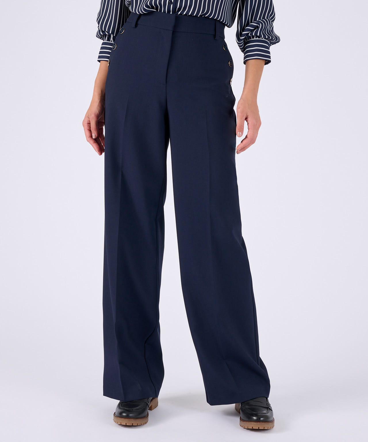 Wide-leg Trousers
