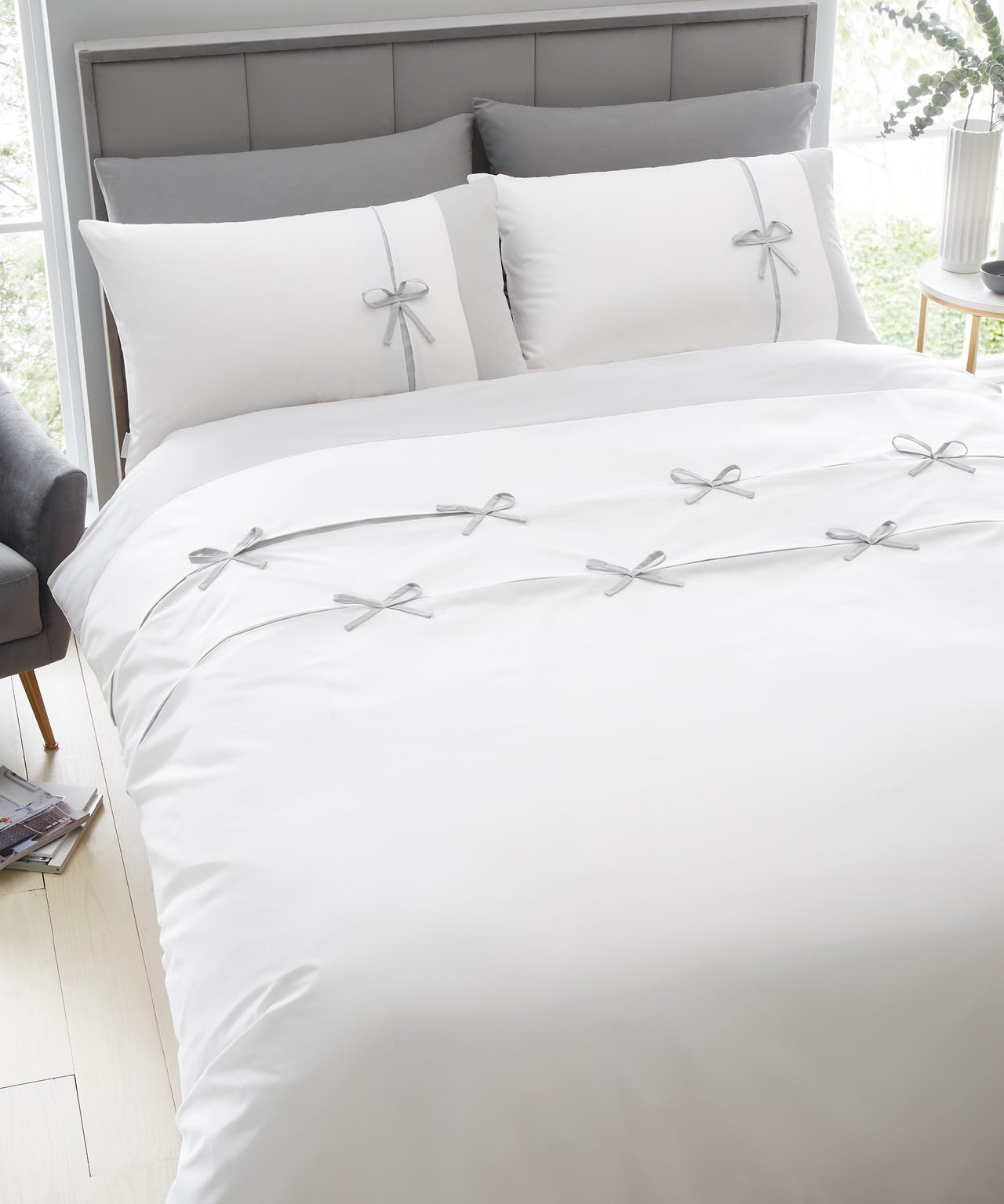 CATHERINE LANSFIELD LOFT MILO BOW DUVET SET