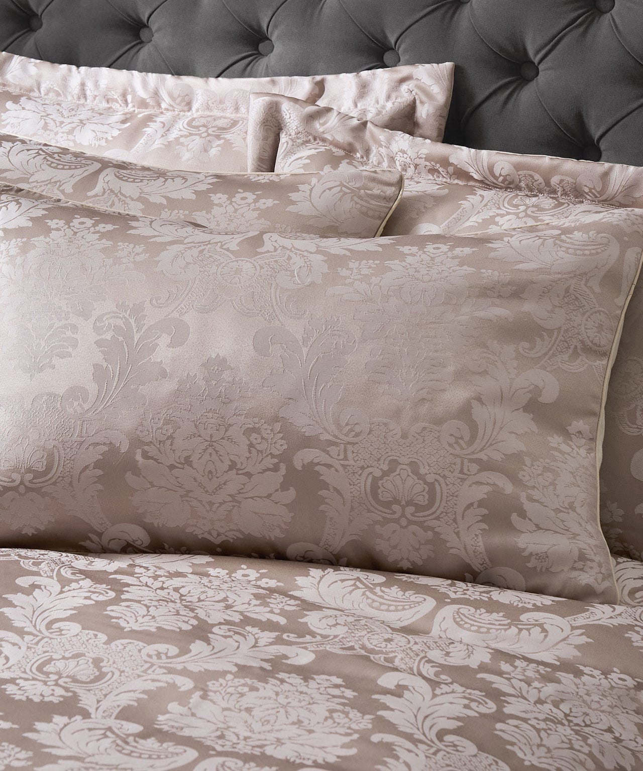 Catherine Lansfield Signature Collection Damask Jacquard Duvet Set.