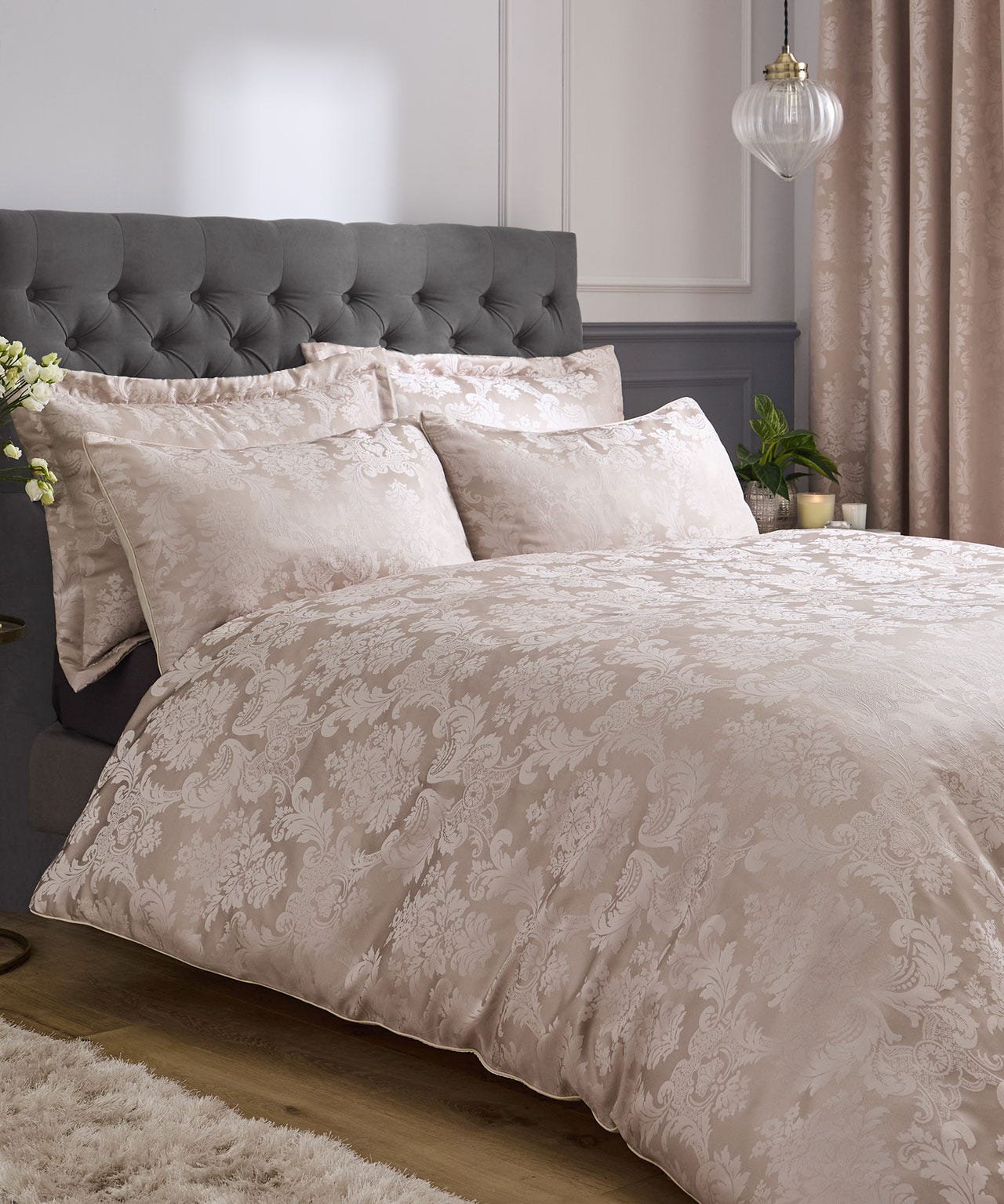 Catherine Lansfield Signature Collection Damask Jacquard Duvet Set.
