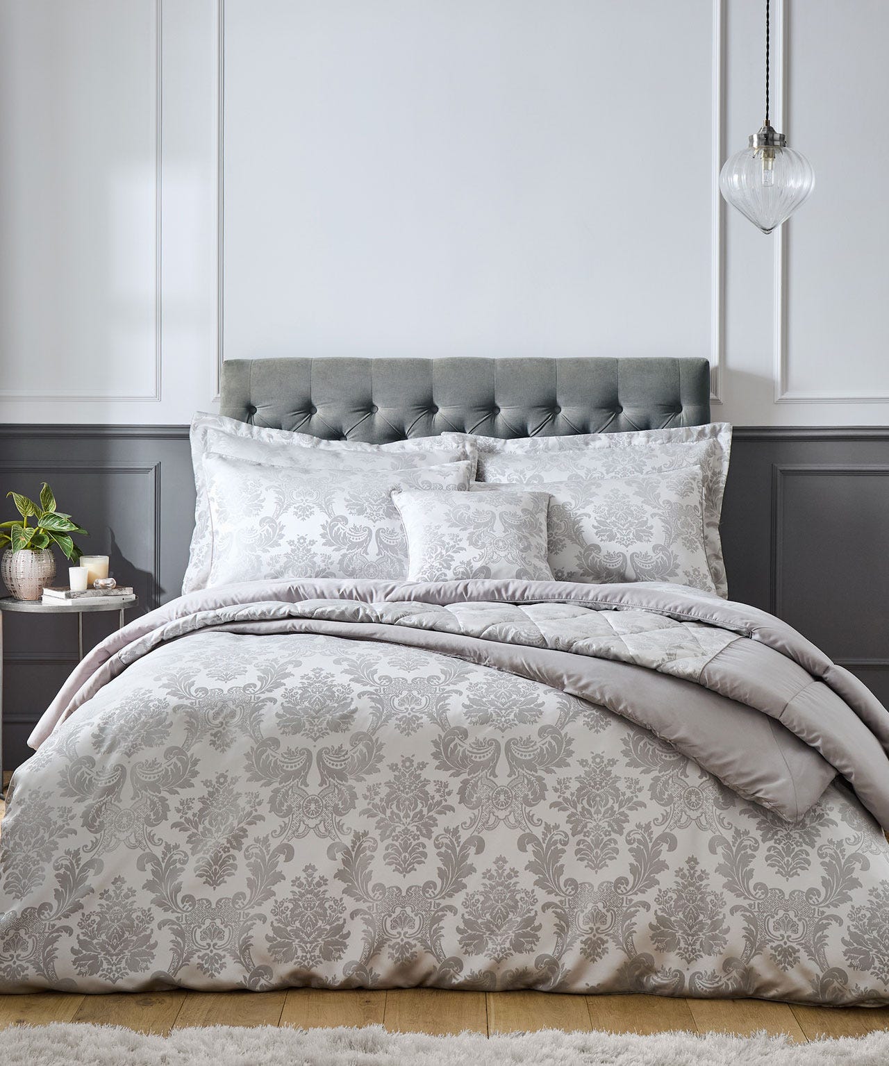 Catherine Lansfield Signature Collection Damask Jacquard Duvet Set.