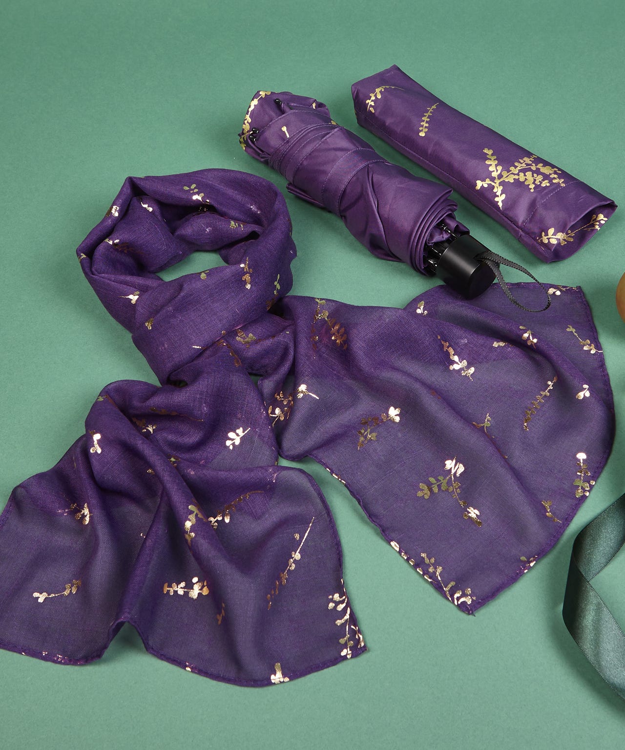 Umbrella with printed foil scarf