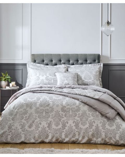 Catherine Lansfield Signature Collection Damask Jacquard Duvet Set.